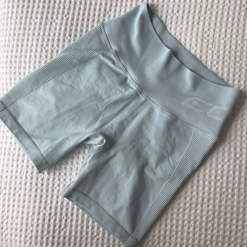 Like New - ECHT Arise Scrunch Short